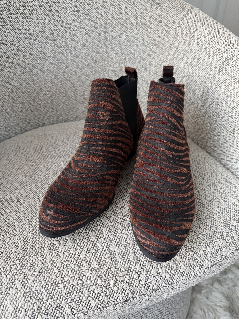 C Comfort 1946 Faux fur tiger stripes ankle boots booties women size 11